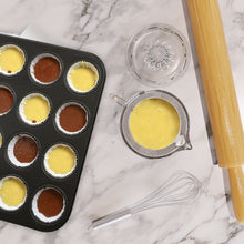 Load image into Gallery viewer, 2-Cup Glass Measuring with Lemon and Lime Juicer